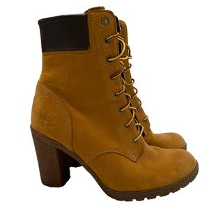 TImberland Women’s Heeled lace up Boots / booties size 7